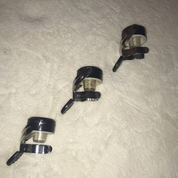 Universal Wine & Champagne Bottle Stopper Bundle - Picture 8 of 8